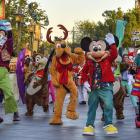 Disneyland's character actors and performers vote to unionize