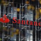 Santander Initiates Round of UK Job Cuts in Savings Drive