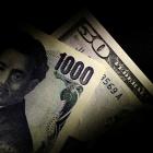 US yields lift dollar and leave yen languishing