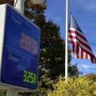 Gas prices will drop below $3 before Thanksgiving, analyst says