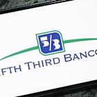 How To Earn $500 A Month From Fifth Third Bancorp Stock Ahead Of Q1 Earnings