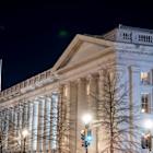 US Treasuries Hold Gains as Bessent Says SLR Moves ‘Very Close’