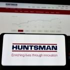 How To Earn $500 A Month From Huntsman Stock Ahead Of Q4 Earnings