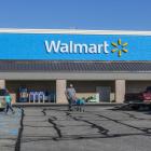Walmart Stock Trades at a Premium Valuation: How to Play the Stock