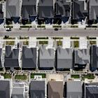 America’s largest real estate brokerages are fighting over private listings