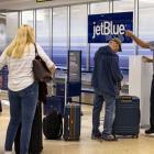 JetBlue Stock Falls After Airline Forecasts Higher Costs, Flat Revenue