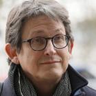 Alan Rusbridger vows to stay on at Meta as Facebook reverses ban on slurs