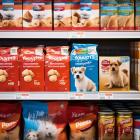 Chewy, Inc. (CHWY): Among the Large-Cap Stocks Insiders and Short Sellers Are Dumping Like Crazy