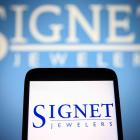 Signet Stock Plunges on Underwhelming Results, Outlook Cut