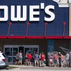 What Analysts Think of Lowe's Stock Ahead of Earnings