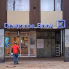 Deutsche Bank’s Sewing to Cut Management Roles as Costs Rise