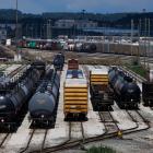 Canada Railways Lock Out Workers as Talks Fail, Snarling Trade