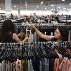 US Consumer Sentiment Falls to Eight-Month Low on High Prices