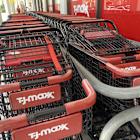 These Two Retail Stocks Aren't Suffering as Much as Their Competitors Today