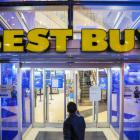 Best Buy set for tenth straight quarter of sales drop on weak electronics spending