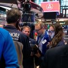 S&P 500 Futures Edge Up; Gold Prices Rally