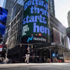 Nasdaq Composite Crosses 20,000 for First Time