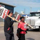 Marathon, Teamsters negotiations remain at standstill as strike enters third week