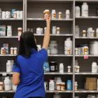 Lawmakers Eye Bill Forcing Drug Middlemen to Sell Pharmacies