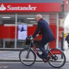 Santander boasted ‘flexibility is here to stay,’ then ramped up its RTO mandate—lumping its U.K. CEO with a 160-mile commute