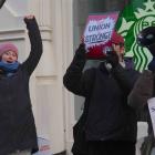 Starbucks Stock Finishes Higher With Striking Baristas Expected to Return to Work