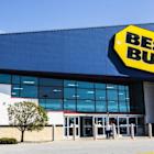 Best Buy Beats Q1 Earnings Estimates, Cuts FY26 Guidance on Tariffs