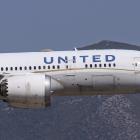 United Airlines earnings top estimates, announces buyback plan