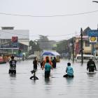 Floods displace 122,000 people in Malaysia