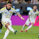 Cristiano Ronaldo to stay at Al Nassr until 2027