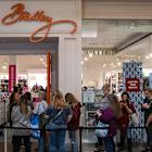 Shuffle Board: Vera Bradley CEO Exits, Lectra Names Deputy CEO