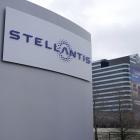 Stellantis tells owners of over 24,000 hybrid minivans to park outdoors due to battery fire risk