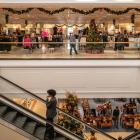 Luxury shoppers will look for deals this holiday season: report