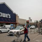 Lowe’s Sales Squeezed as Shoppers Postpone Big Home Projects