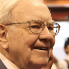 2 Warren Buffett Stocks to Buy Hand Over Fist