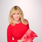 Home and Holiday Expert Sandra Lee Launches Aunt Sandy Claus Collection with QVC