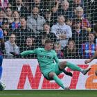 Liverpool extend Premier League lead with win at Palace