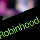 Robinhood Scores With Online Mobile Trading Apps For New Generations