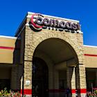 KeyBanc Reiterates Overweight Rating on Comcast (CMCSA), Highlights EPIC Universe Potential