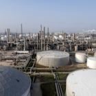 Oil Advances With Focus on US-China Trade Talks After UK Deal