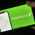 Robinhood Stock Gets a Double Upgrade on ‘Rebounding Retail Engagement.’