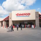 Costco Shines in December: Sales Soar 10% as High-Income Shoppers Drive Holiday Success