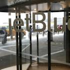 JetBlue's second-largest investor will consider selling stake without changes