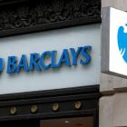 GM, Barclays sign long-term credit card partnership agreement